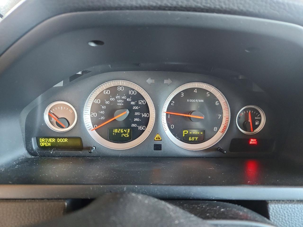 2011 VOLVO XC90