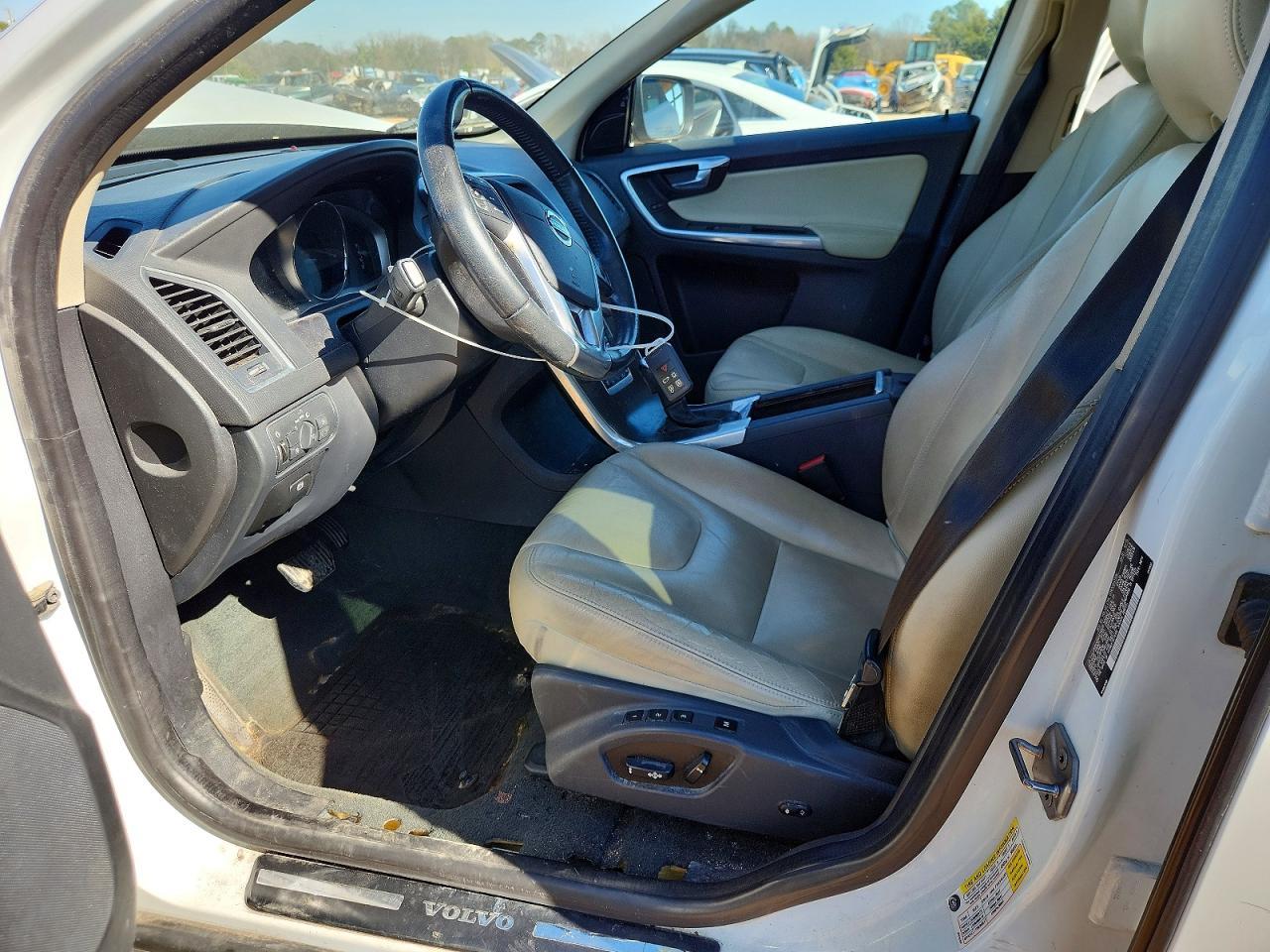 2016 VOLVO XC60
