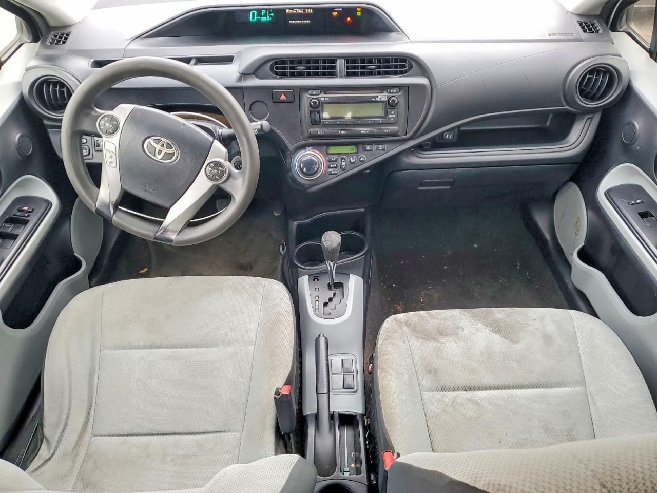 2013 TOYOTA Prius c