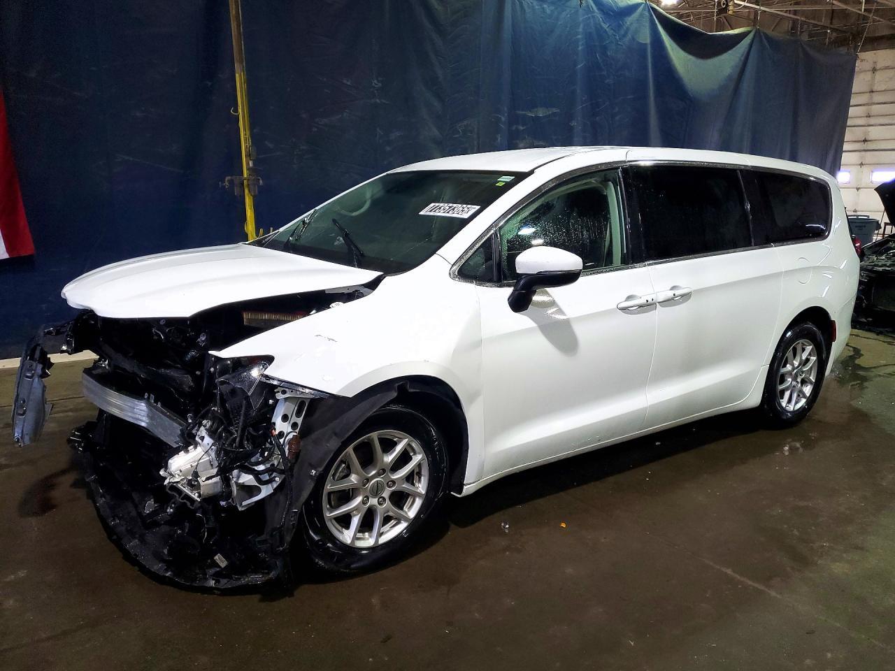 2023 CHRYSLER Voyager