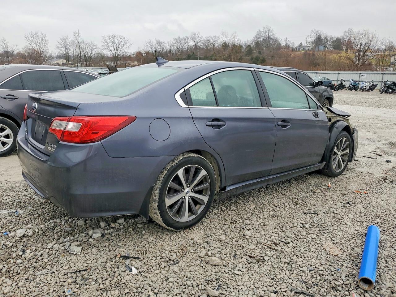 2016 SUBARU Legacy