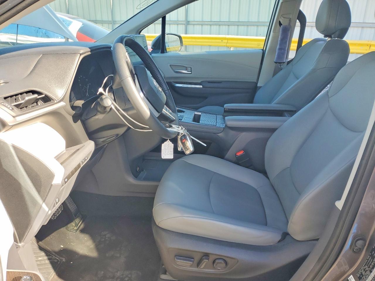 2023 TOYOTA SIENNA