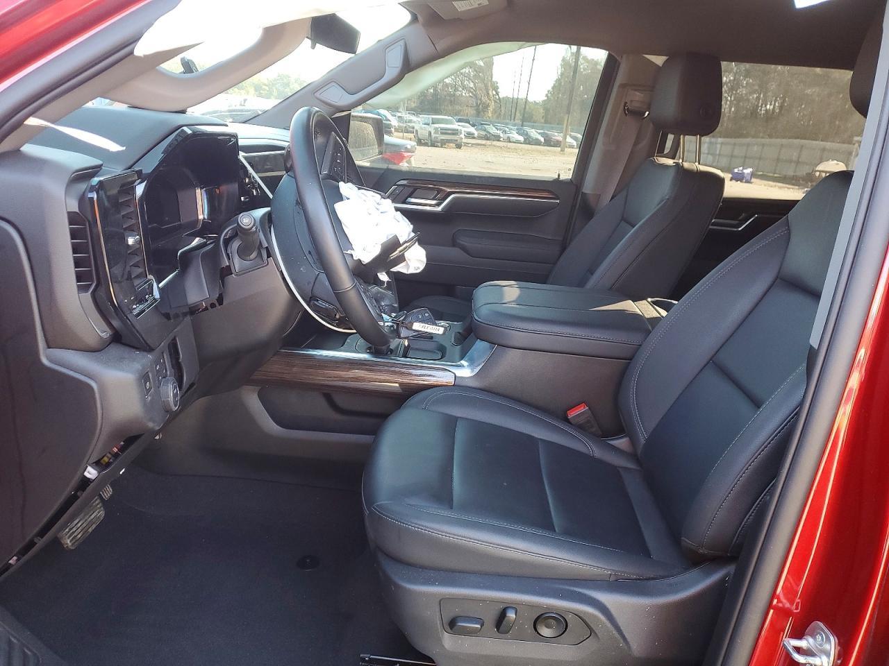 2025 CHEVROLET Silverado