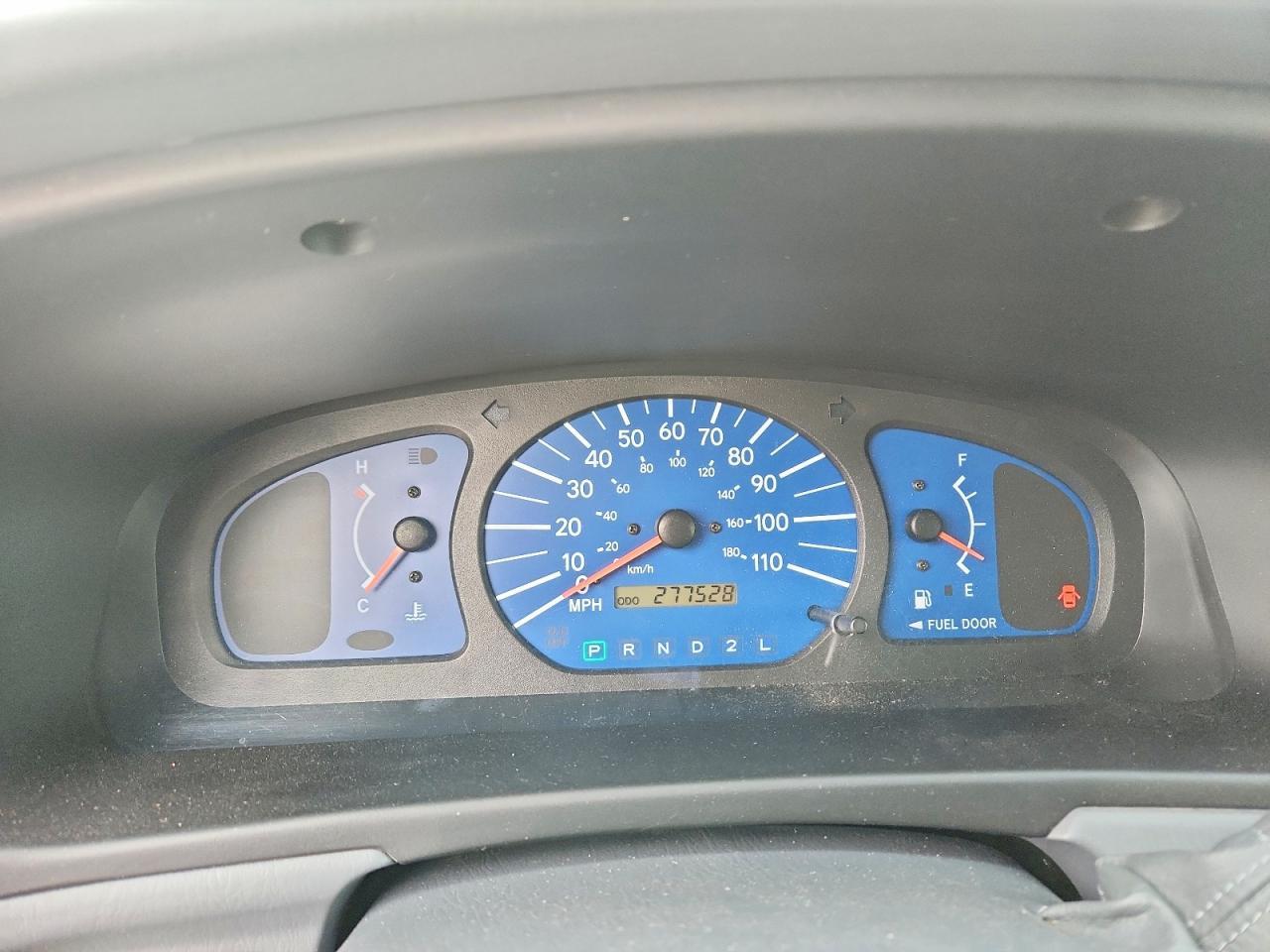 2002 TOYOTA SIENNA