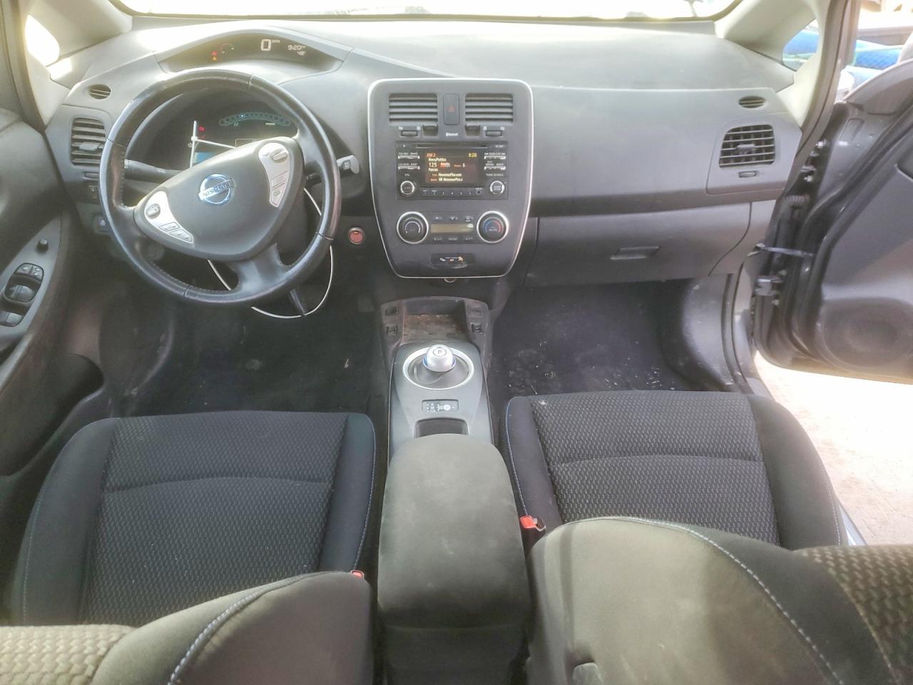 2015 NISSAN LEAF