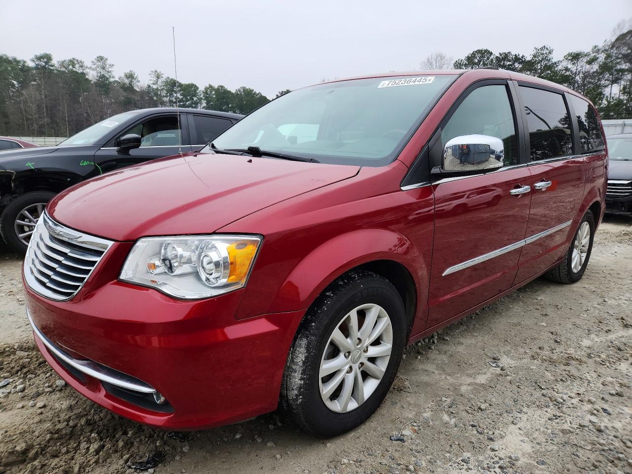 2016 CHRYSLER Town & Country