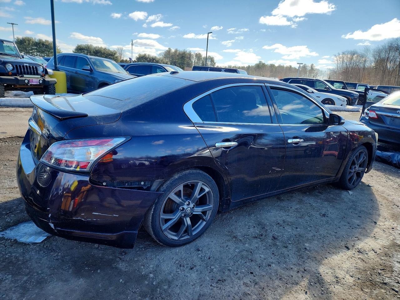 2014 NISSAN Maxima