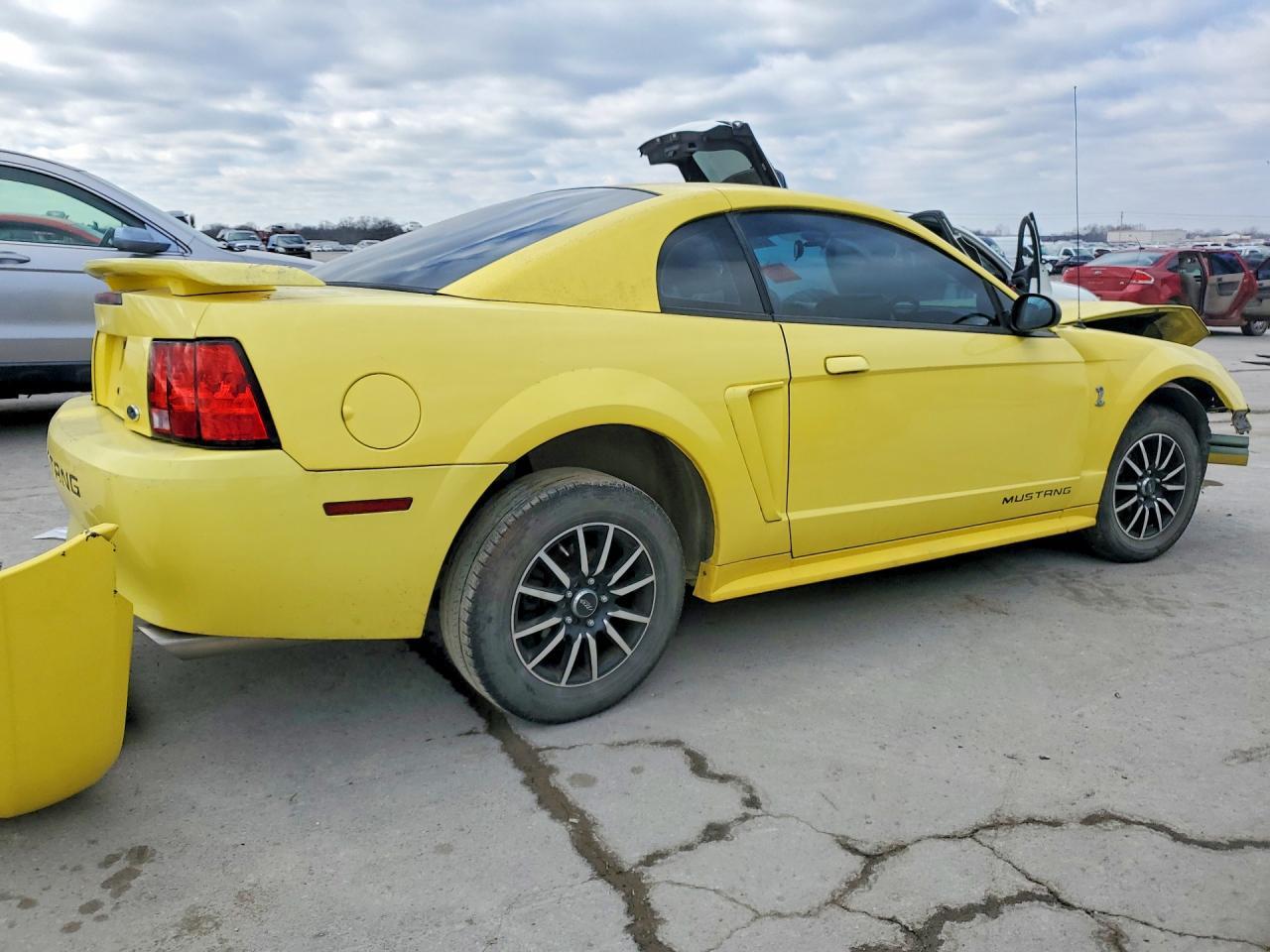 2001 FORD MUSTANG