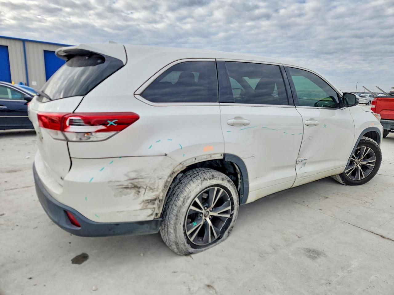 2017 TOYOTA HIGHLANDER