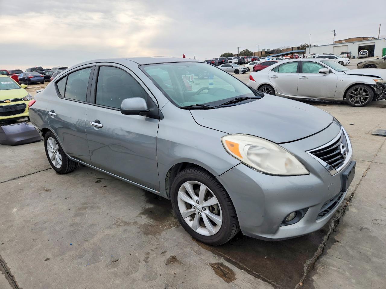 2014 NISSAN VERSA