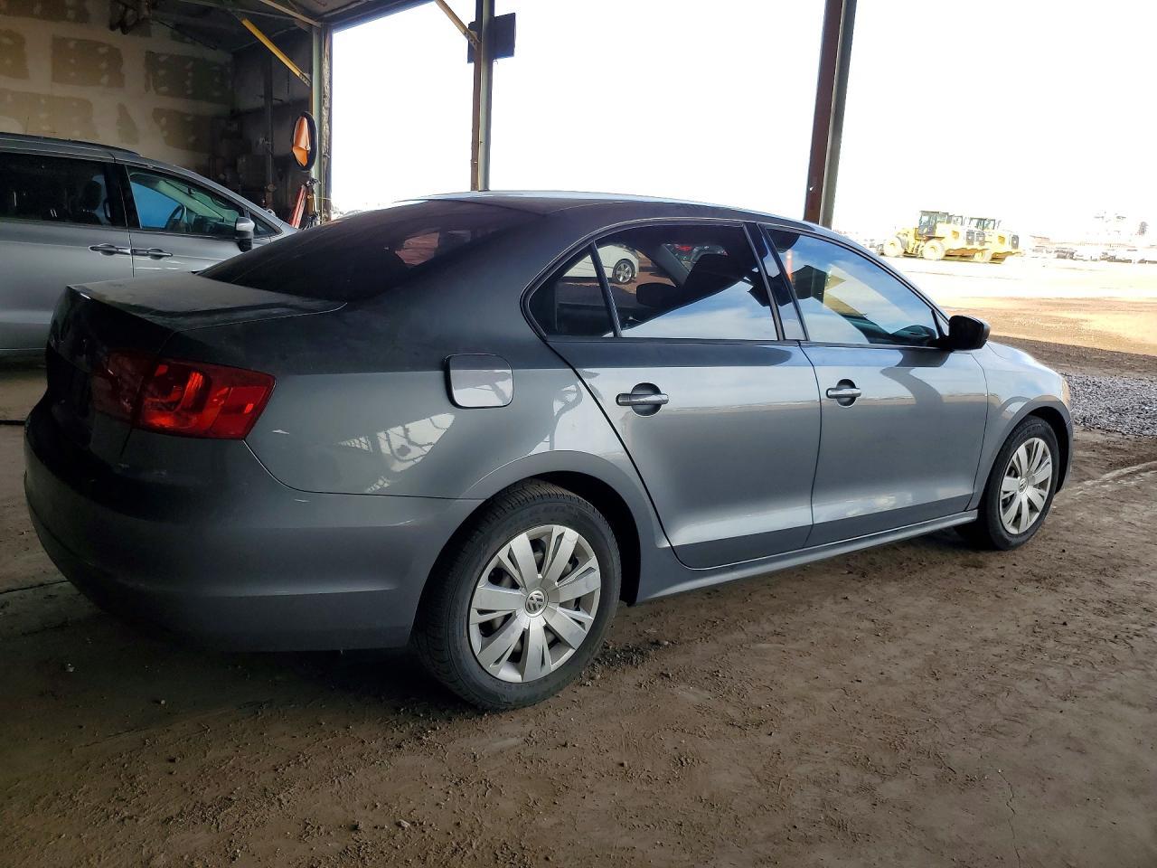 2011 VOLKSWAGEN JETTA