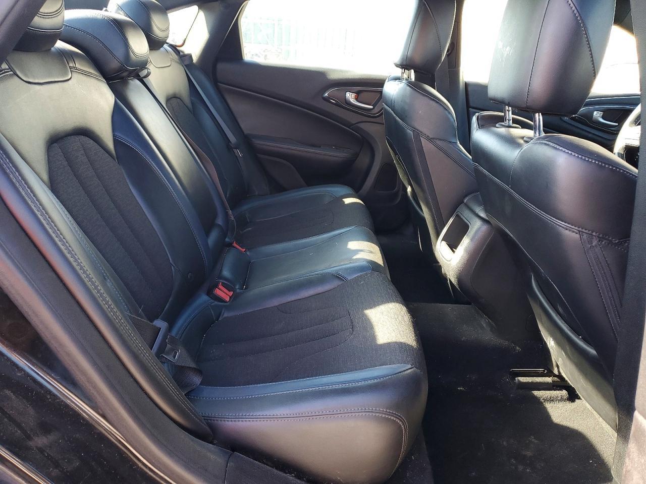 2015 CHRYSLER 200