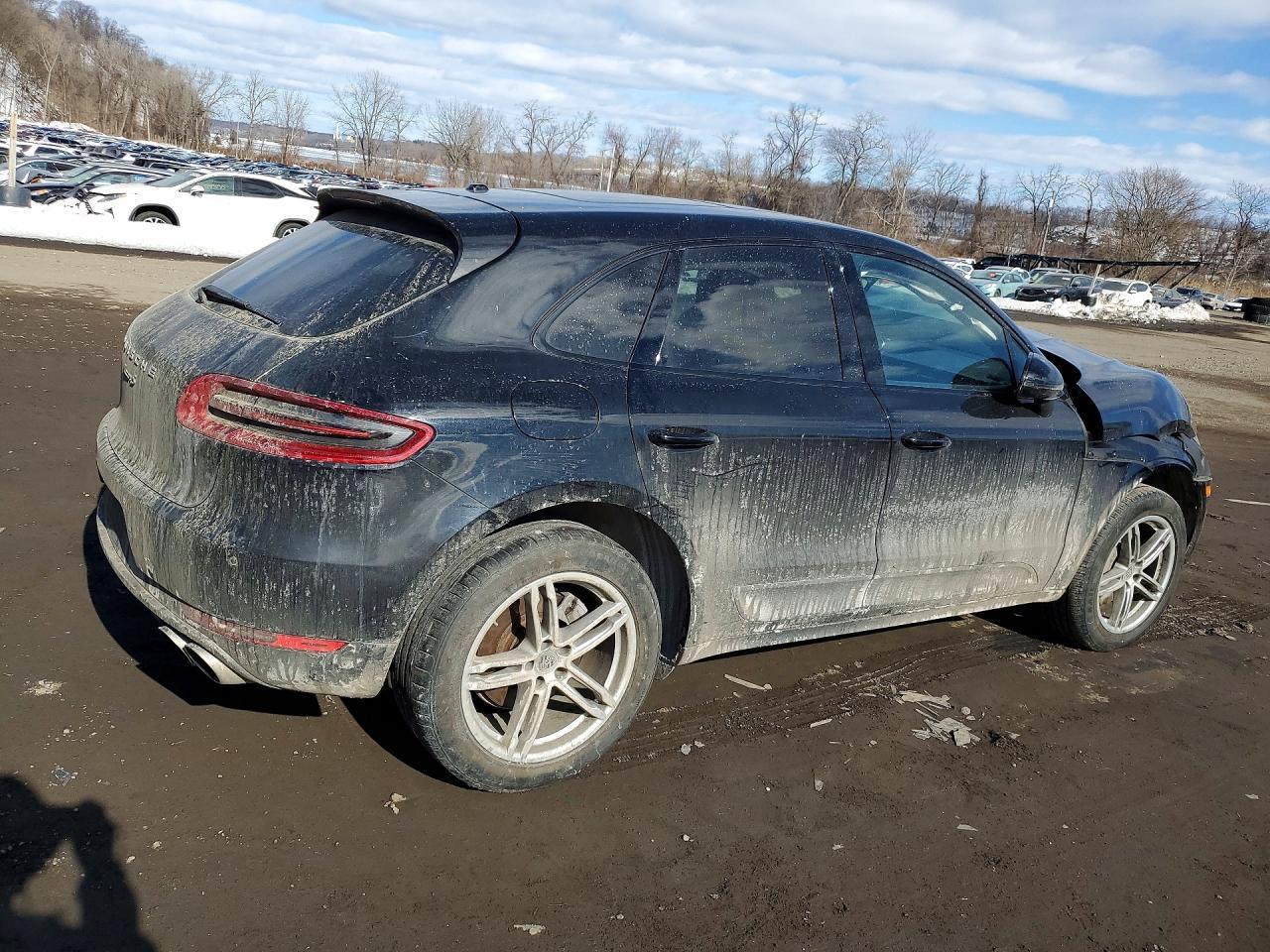 2018 PORSCHE Macan