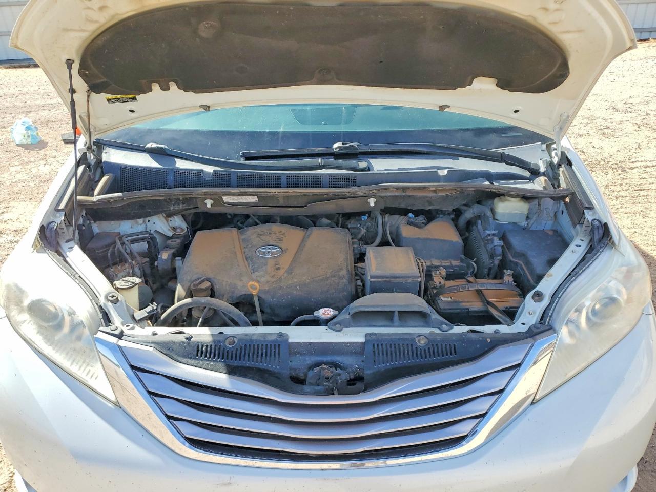 2017 TOYOTA SIENNA