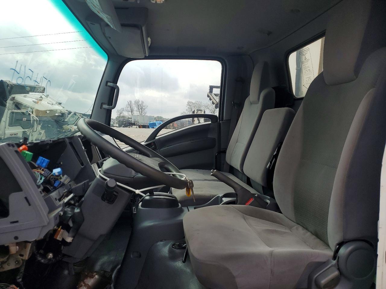2019 ISUZU NRR