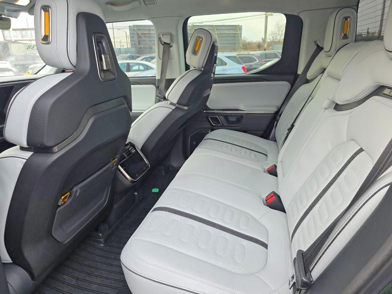 2023 RIVIAN R1t