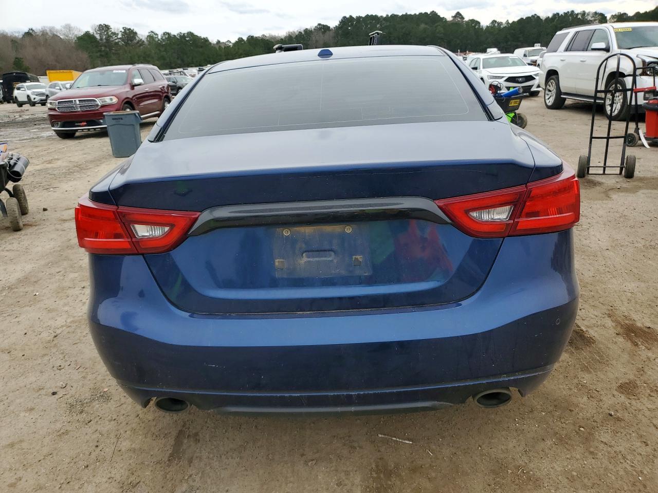 2016 NISSAN Maxima