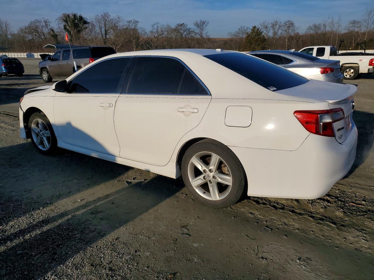 2014 TOYOTA CAMRY