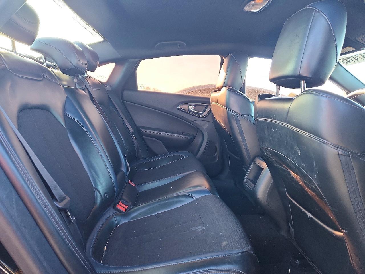 2016 CHRYSLER 200