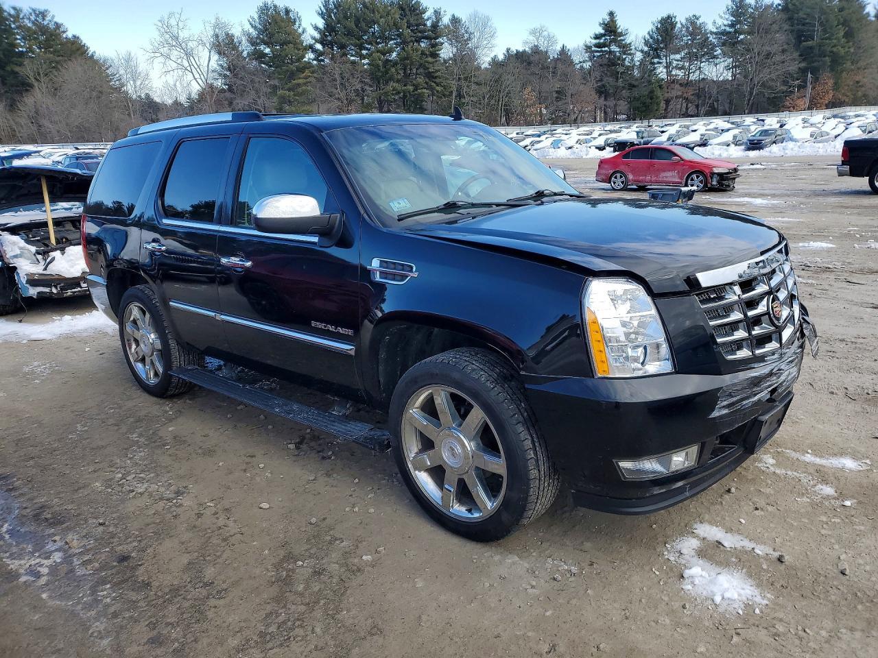 2010 CADILLAC ESCALADE