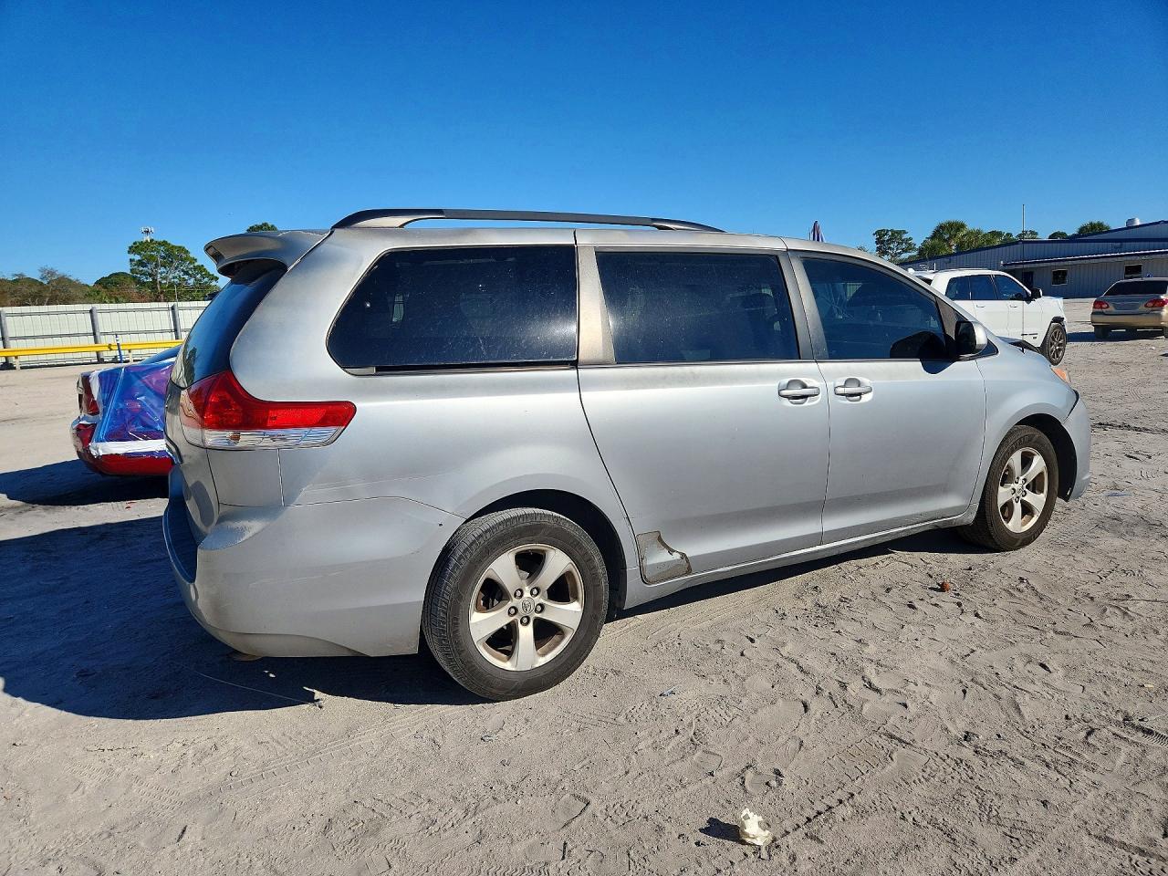 2014 TOYOTA SIENNA