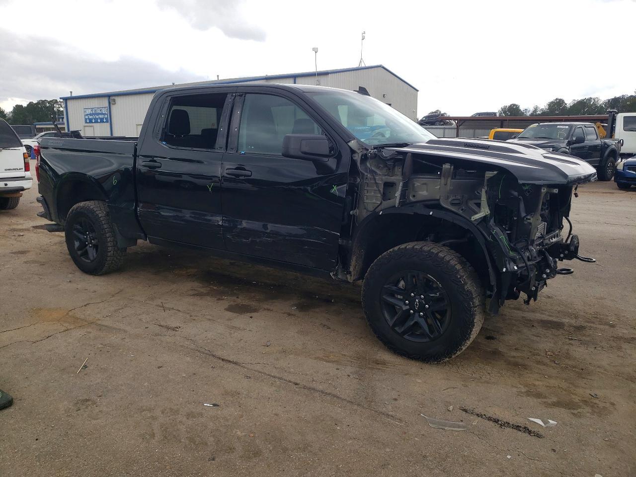2025 CHEVROLET Silverado