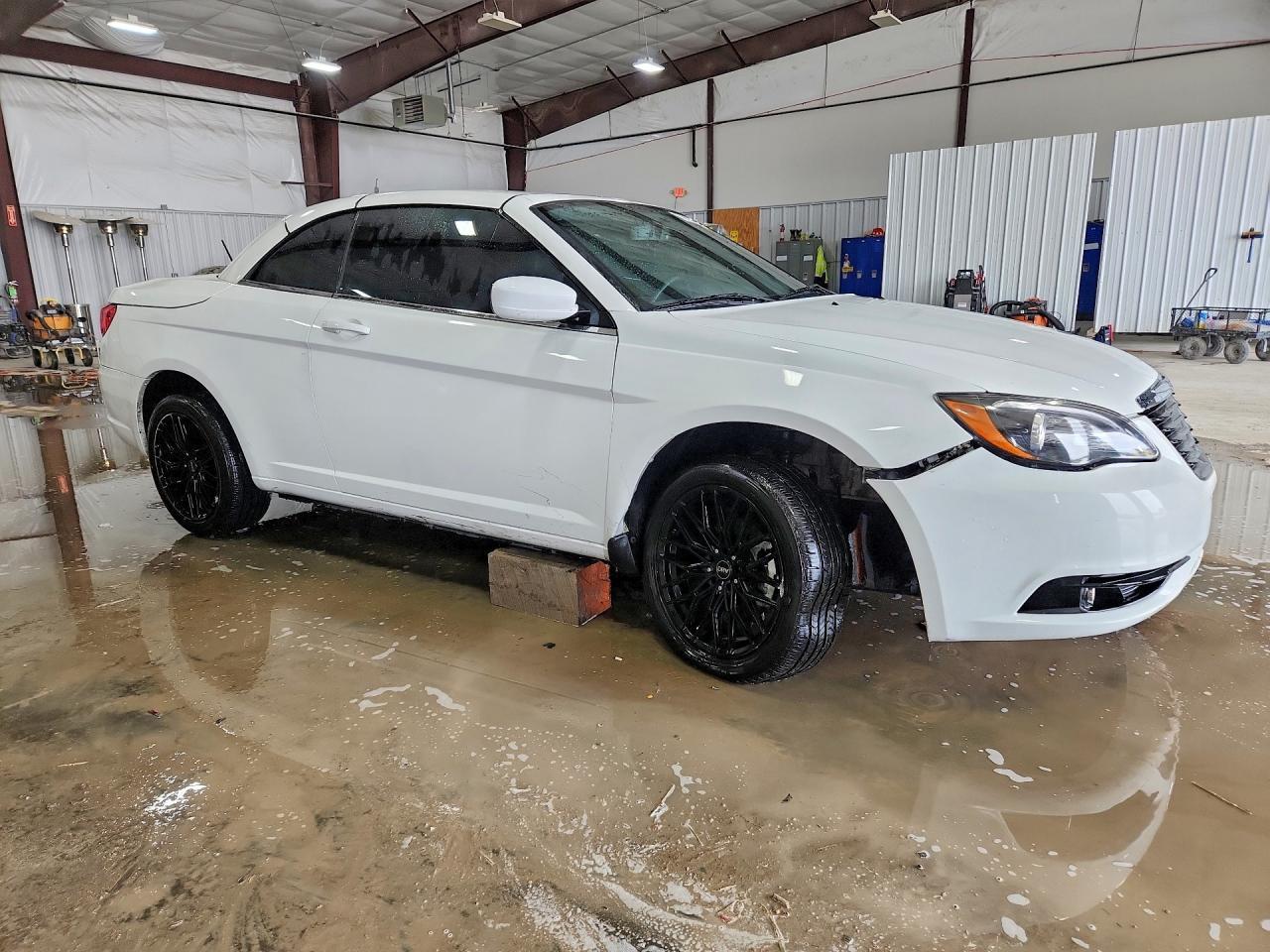 2013 CHRYSLER 200