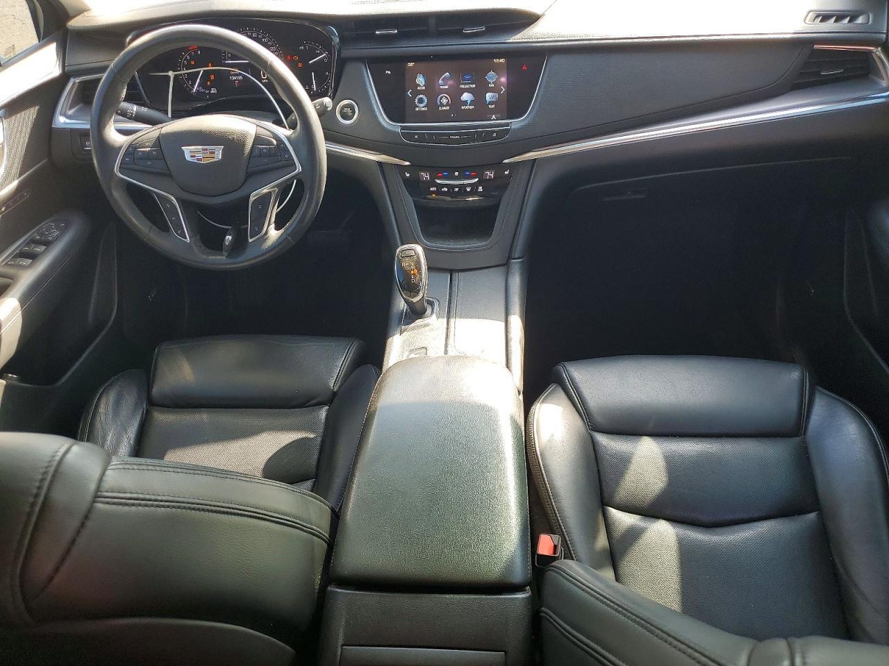 2017 CADILLAC XT5