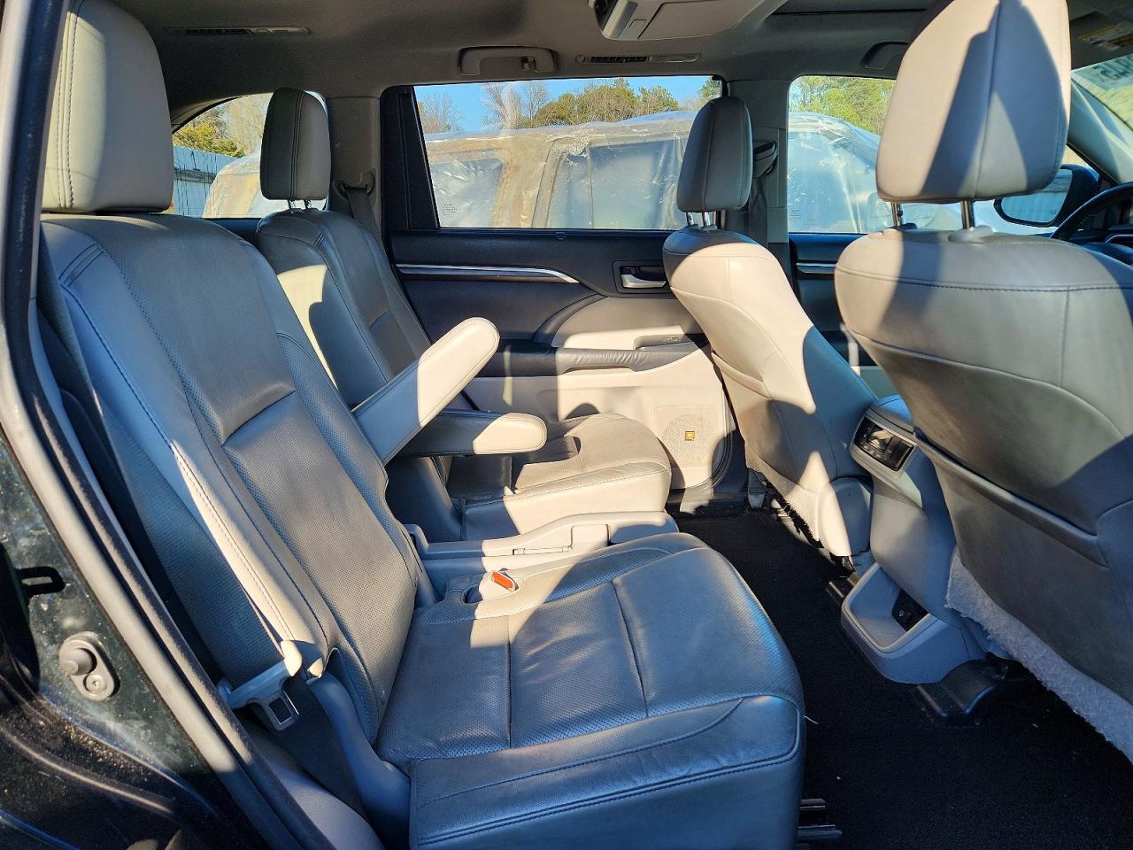 2014 TOYOTA HIGHLANDER