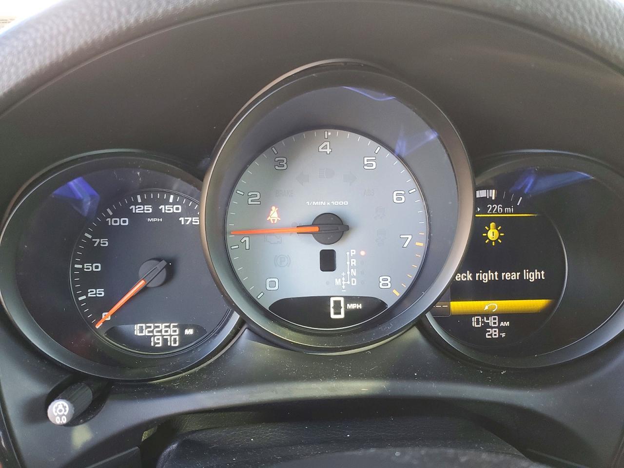 2015 PORSCHE Macan