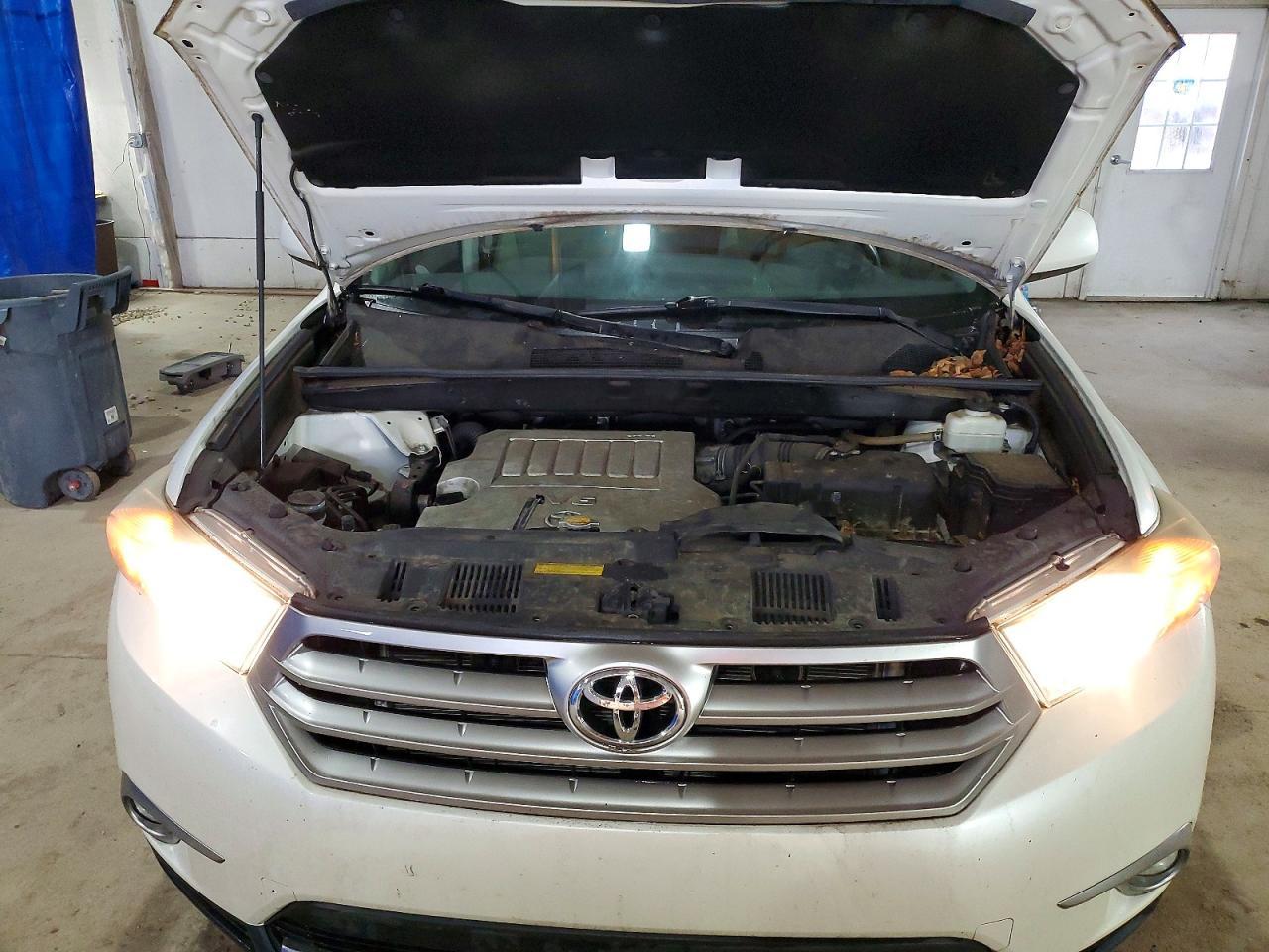 2012 TOYOTA HIGHLANDER