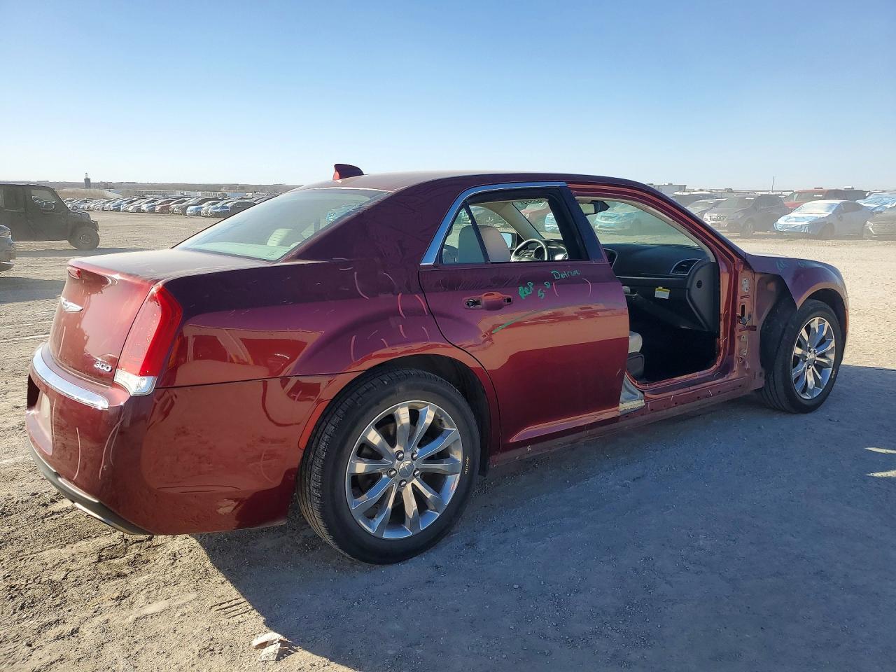 2016 CHRYSLER 300