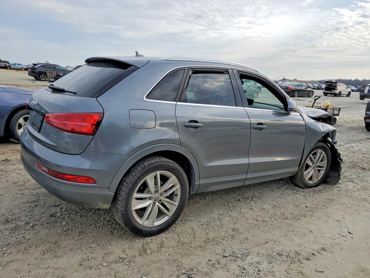 2016 AUDI Q3