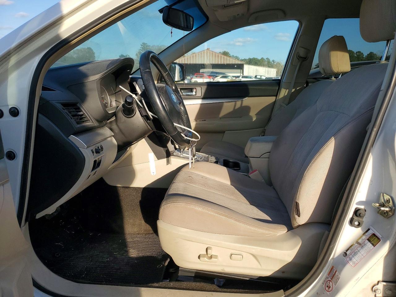 2014 SUBARU Outback