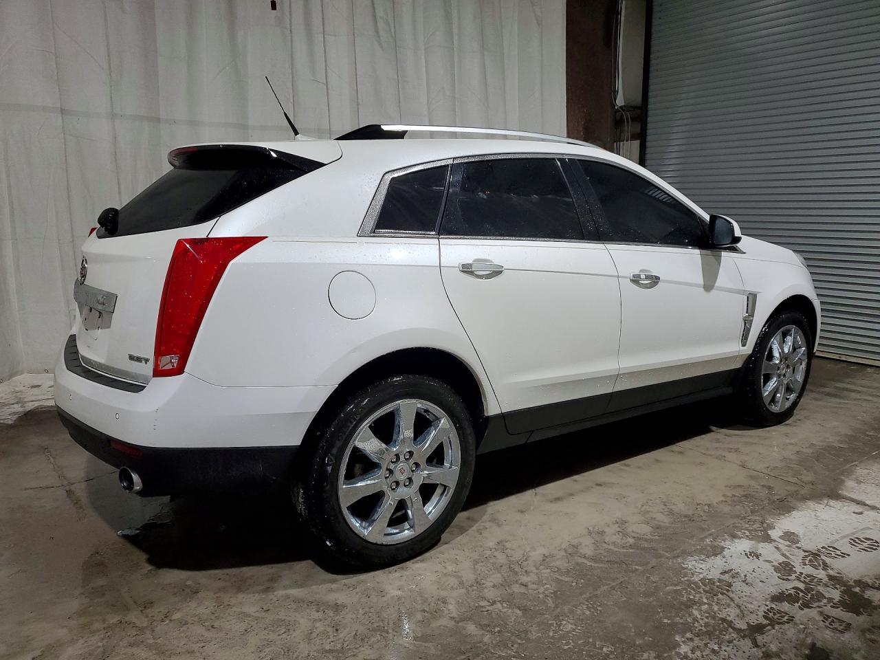 2010 CADILLAC SRX