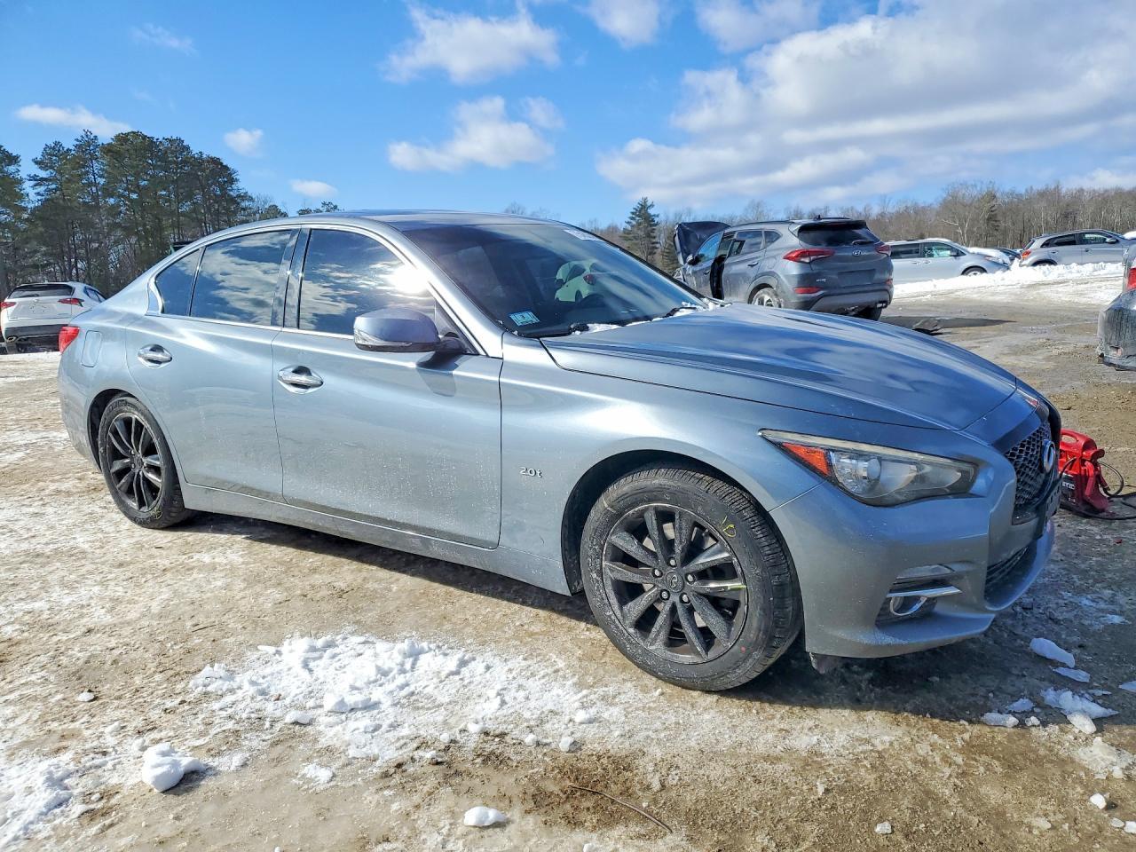 2016 INFINITI Q50