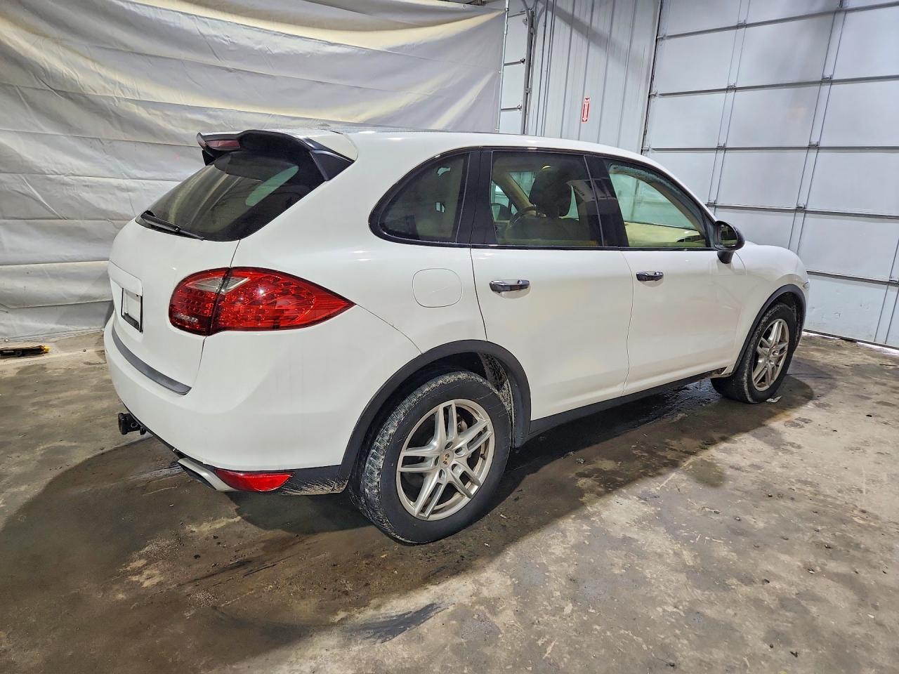 2011 PORSCHE CAYENNE