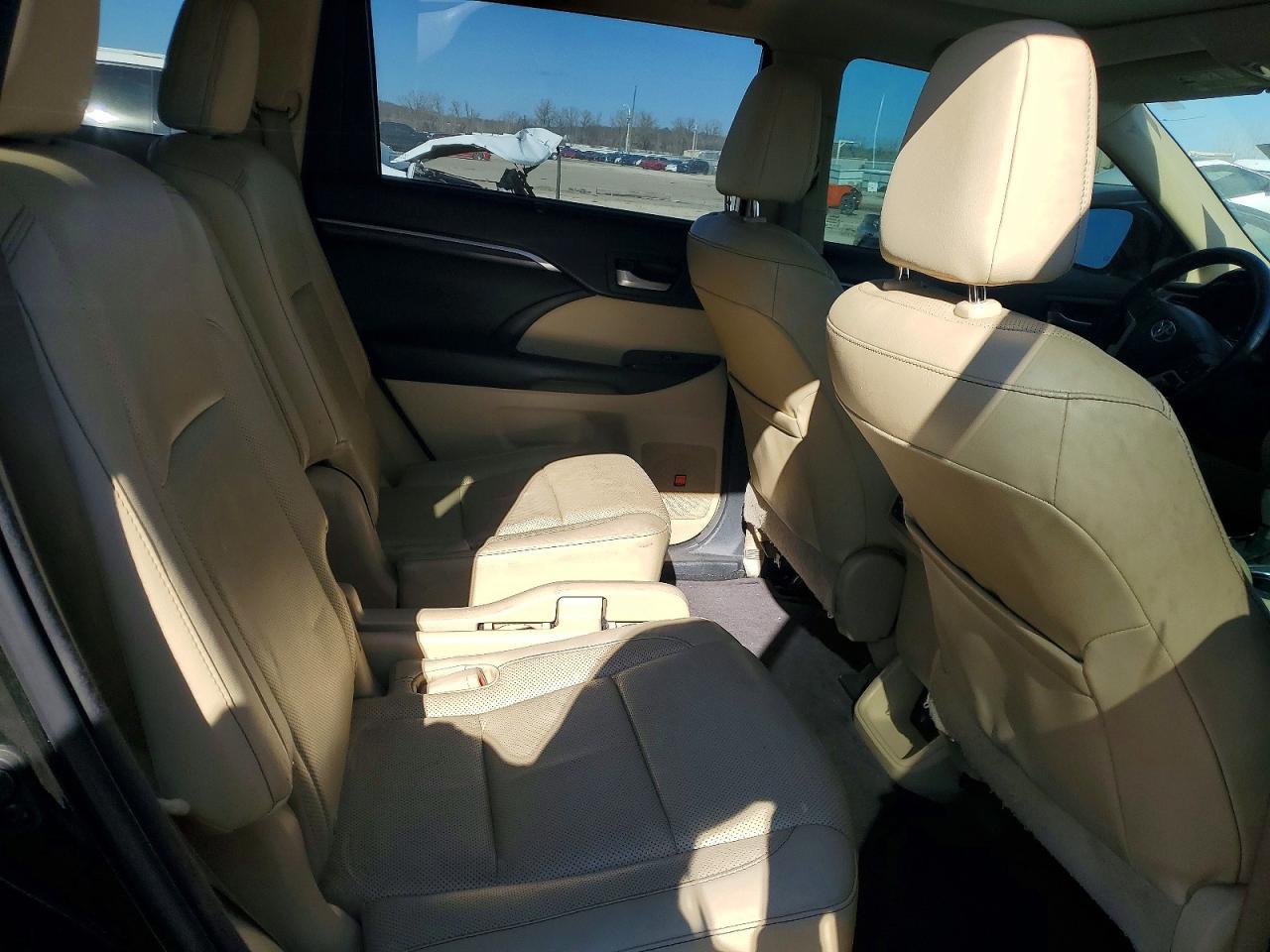 2014 TOYOTA HIGHLANDER