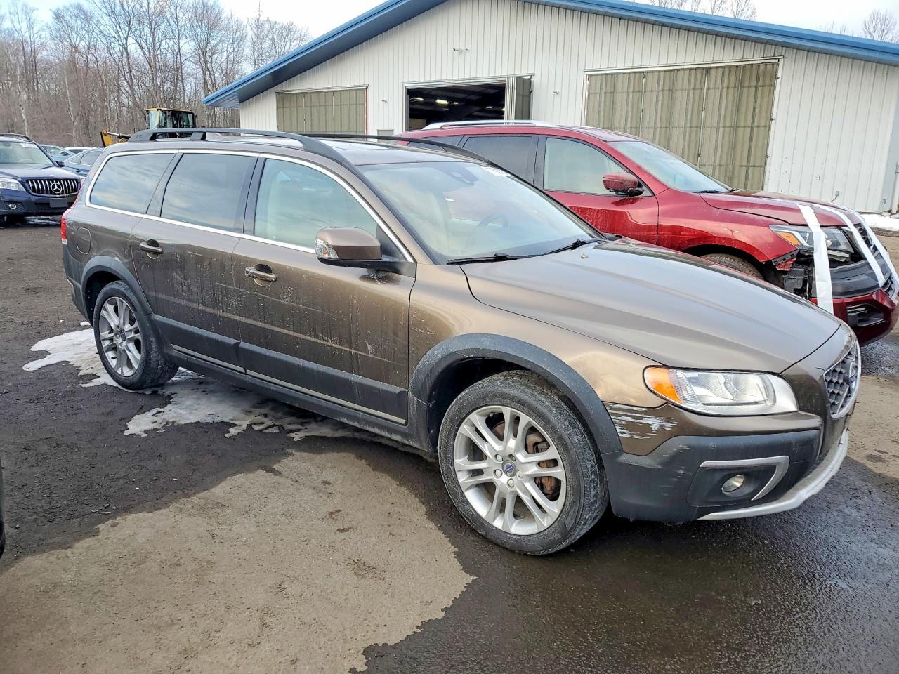 2016 VOLVO XC70