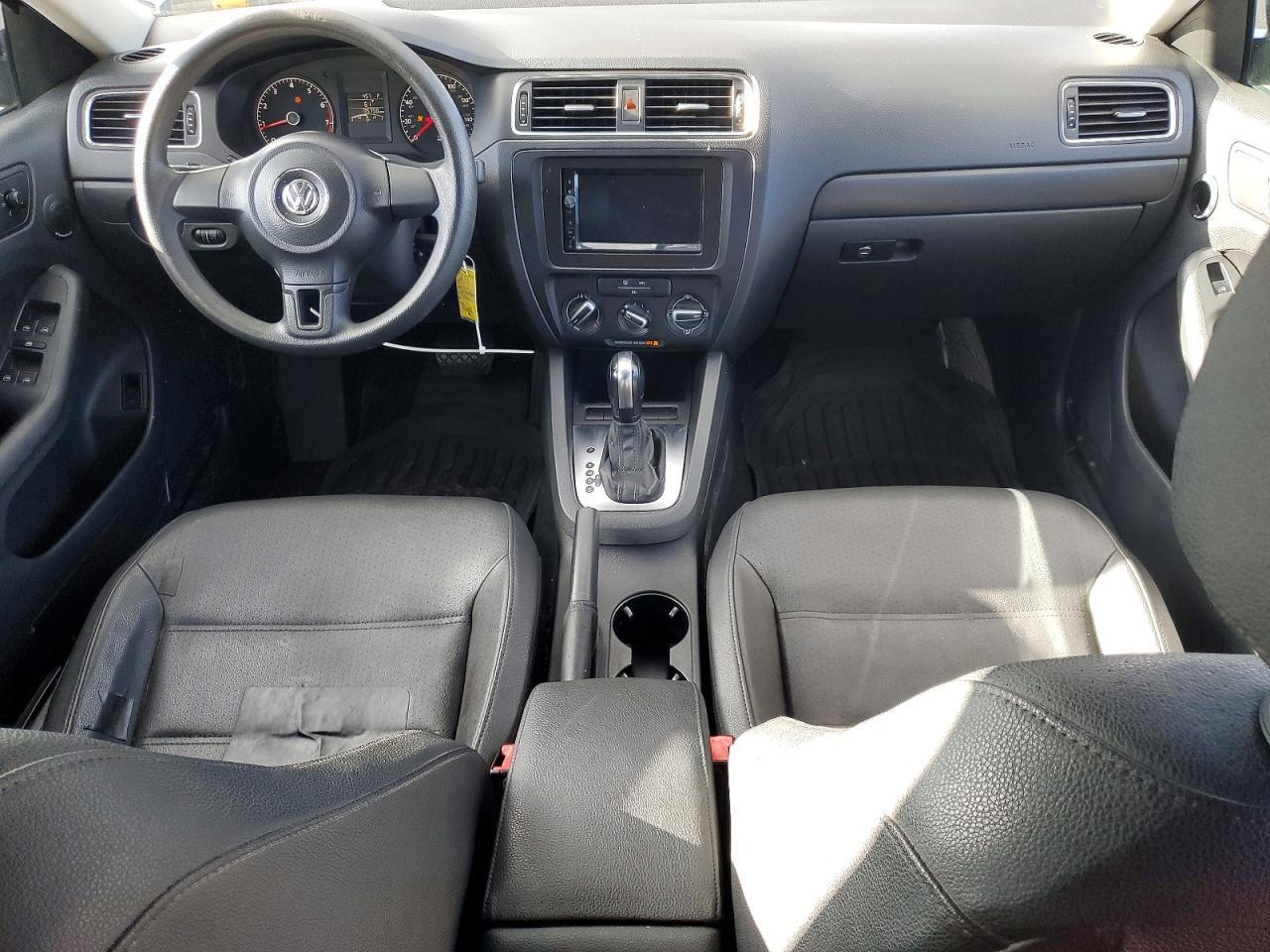 2011 VOLKSWAGEN JETTA