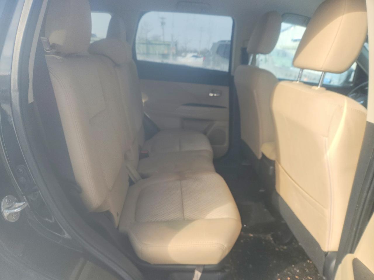 2016 MITSUBISHI outlander
