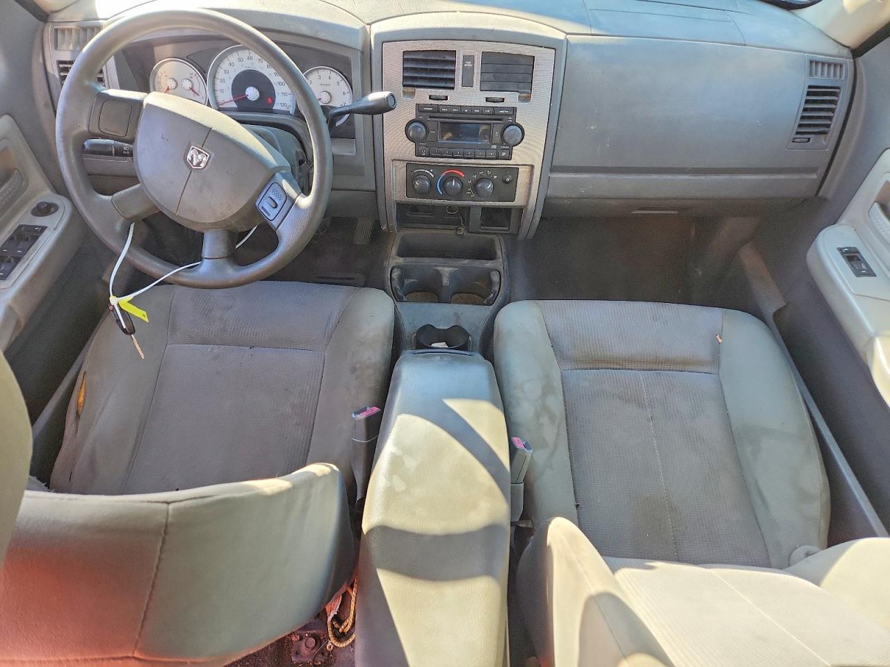 2006 DODGE Dakota