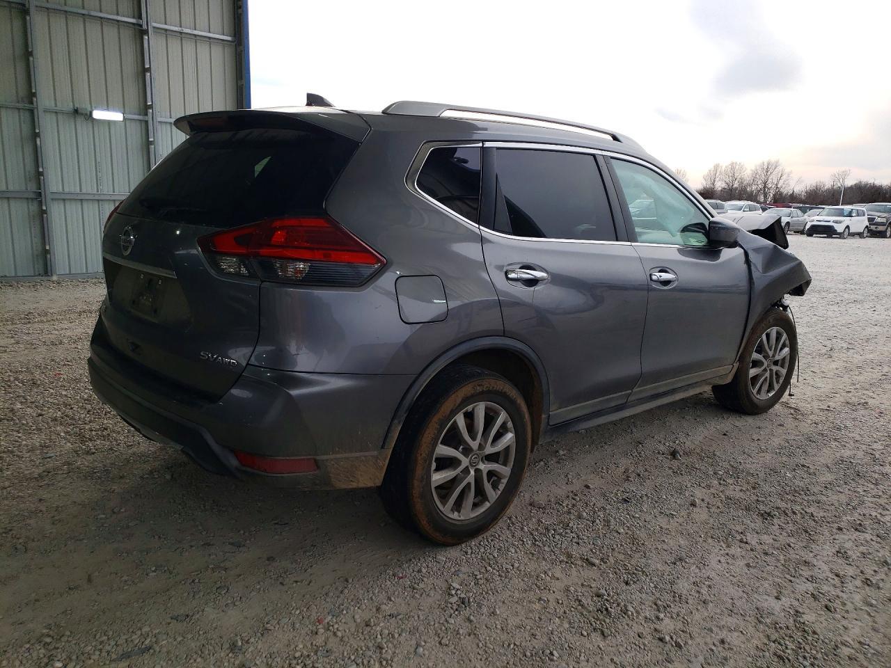 2017 NISSAN
