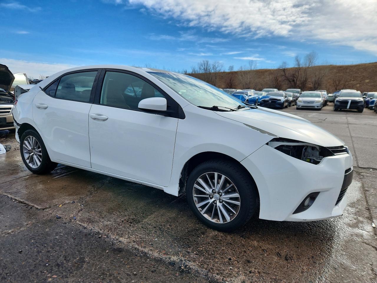 2015 TOYOTA COROLLA