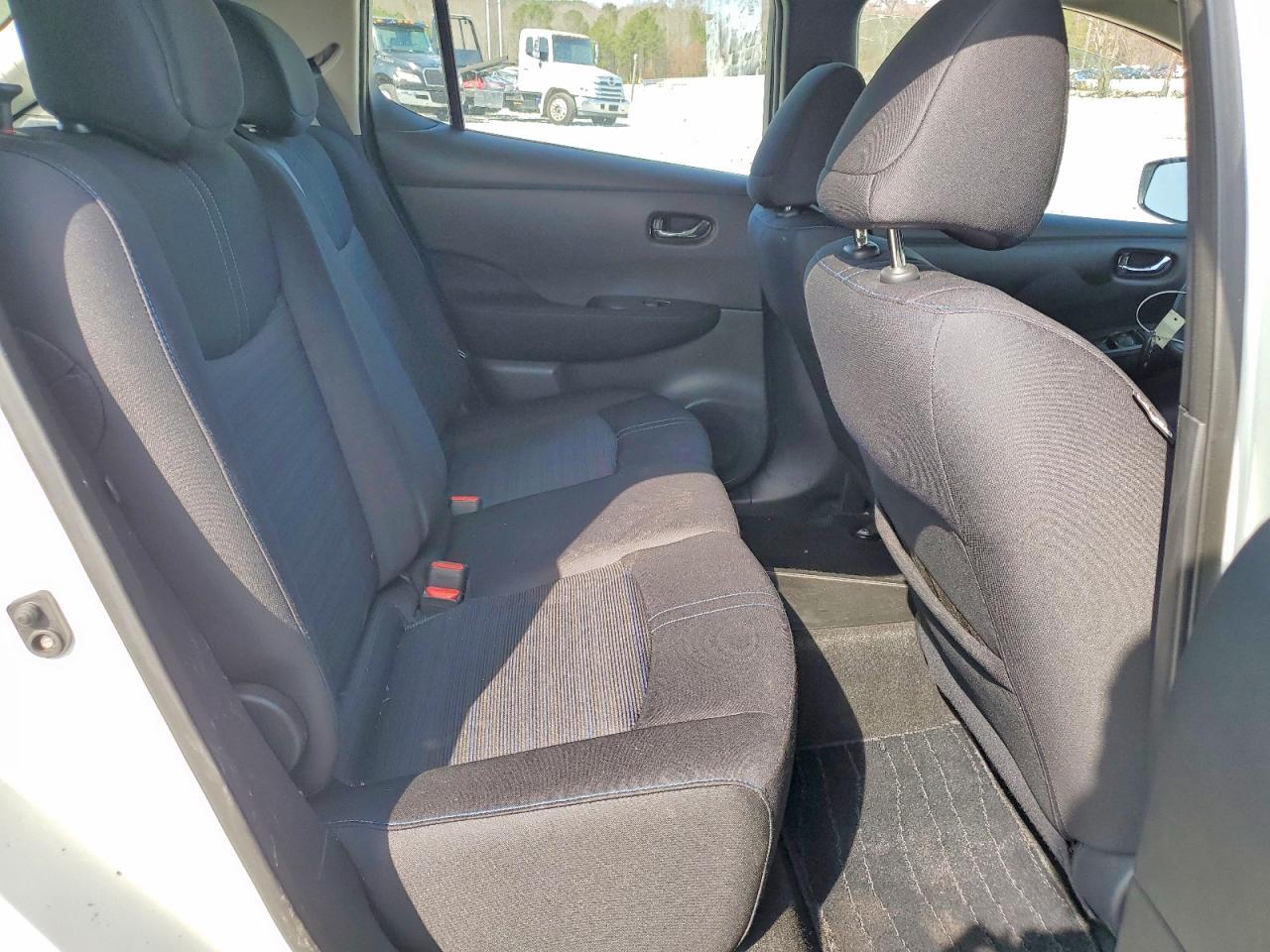 2018 NISSAN LEAF