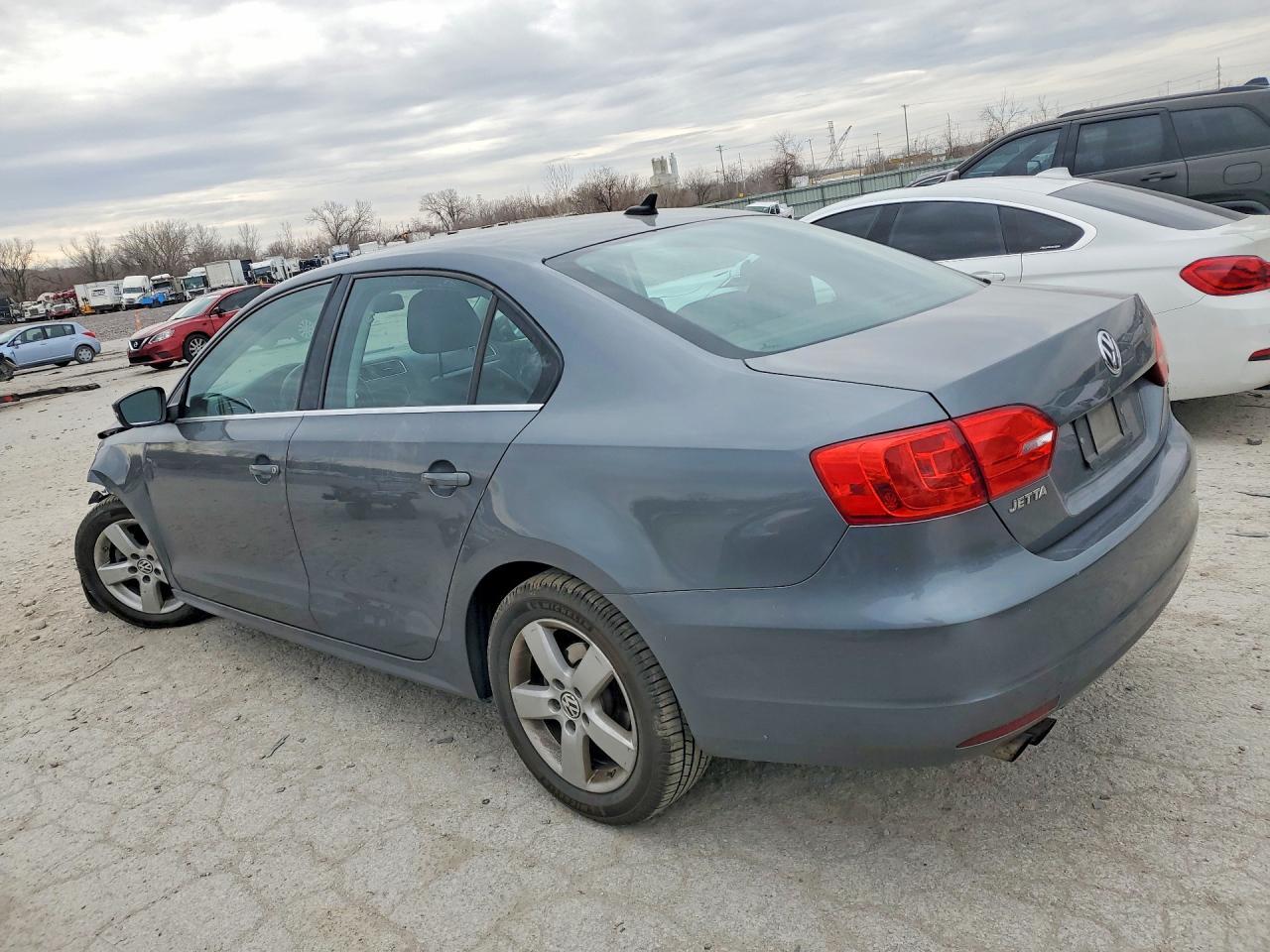 2013 VOLKSWAGEN JETTA