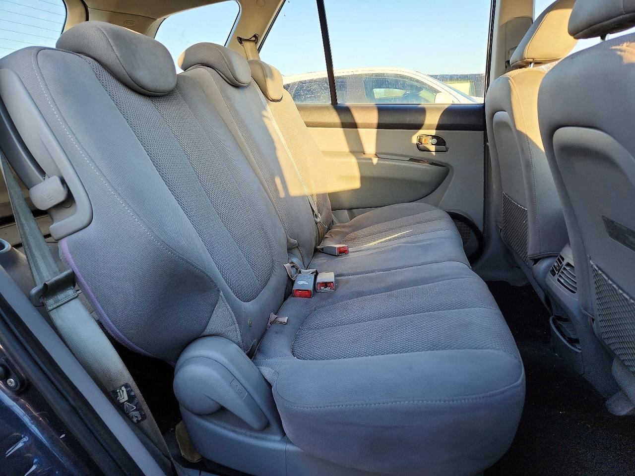 2008 KIA RONDO
