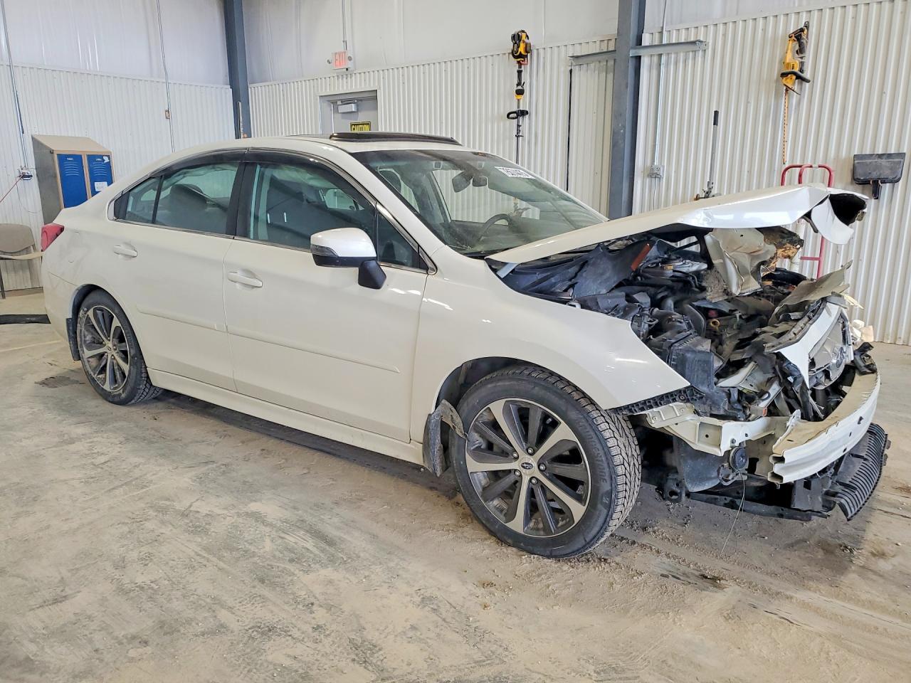 2017 SUBARU Legacy