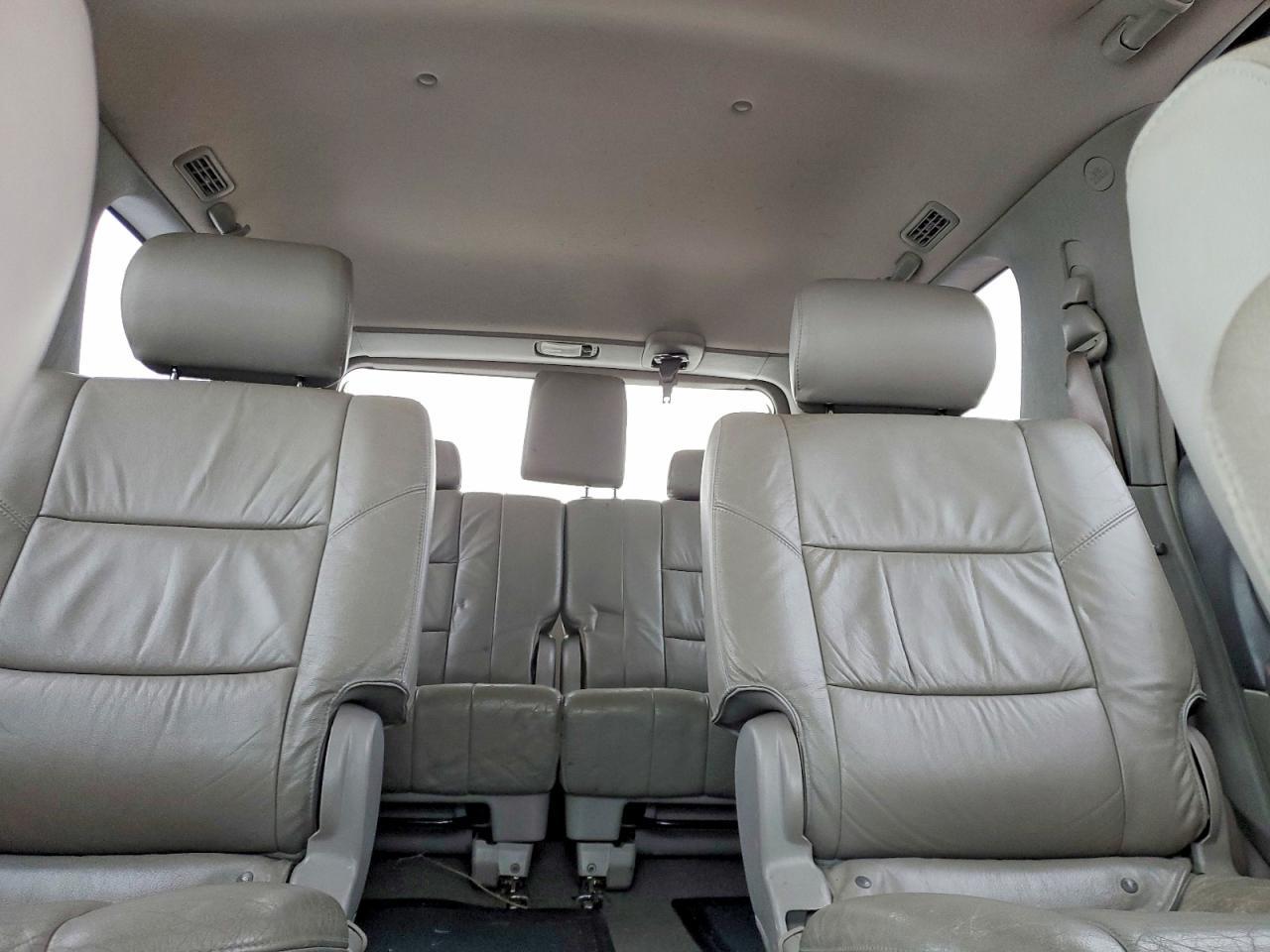 2005 TOYOTA Sequoia