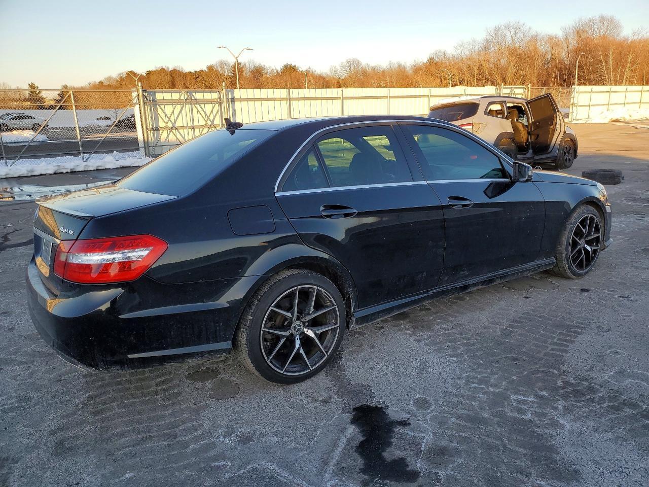 2013 MERCEDES-BENZ E-Class